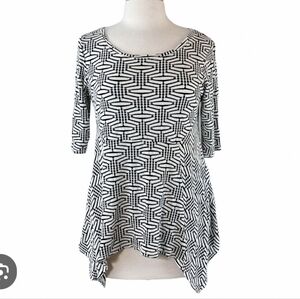 Niche Nilgun Derman black and white geometric top S